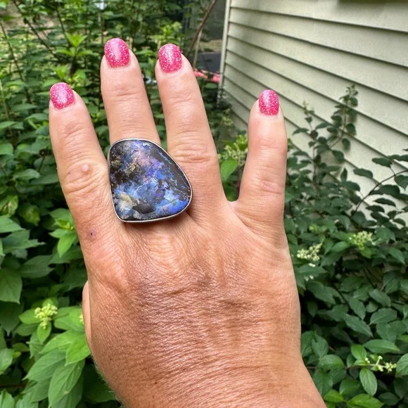 Enormous natural Boulder opal ring - Picture 3 of 7